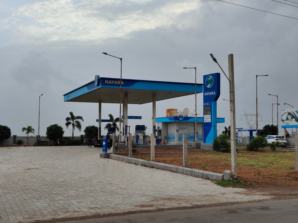 Nayara Energy - Campal Road — Petrol / CNG, Gondal